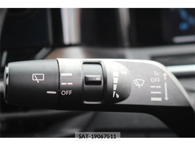 Nissan AURA 2022-04 8740719-27