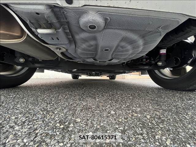 Nissan AURA 2021-09 8779564-8
