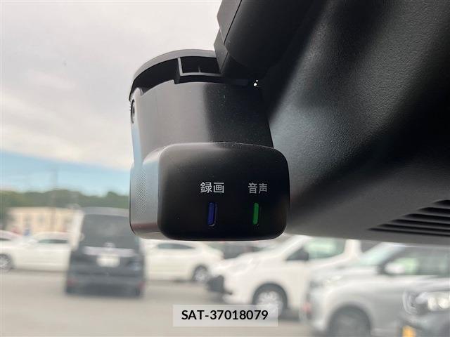 Nissan AURA 2021-12 8795322-12