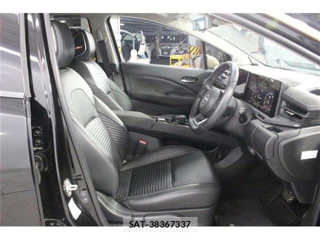 Nissan AURA 2021-11 8870471-28