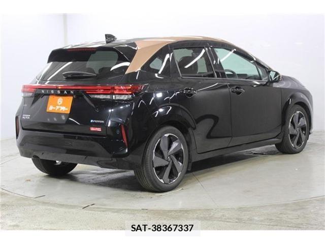 Nissan AURA 2021-11 8870471-4