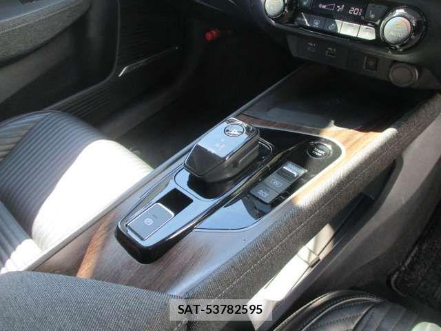 Nissan AURA 2021-10 8870469-10