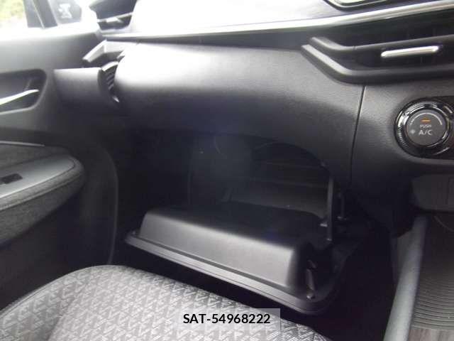 Nissan AURA 2025-09 8878772-17