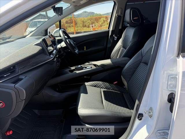 Nissan AURA 2024-09 8883332-16