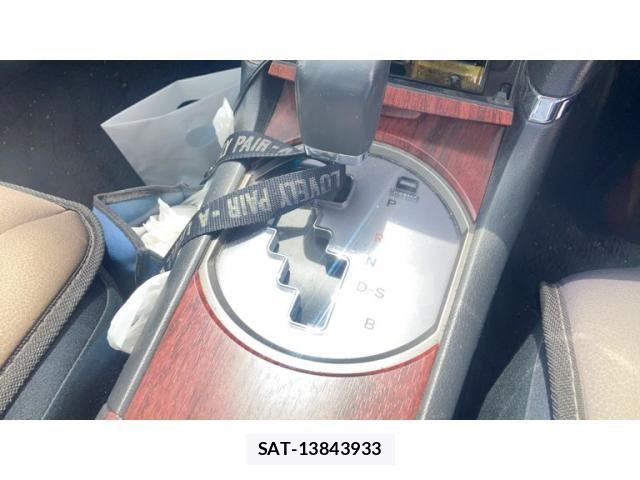 Toyota Aurion 2010-01 7215131-22