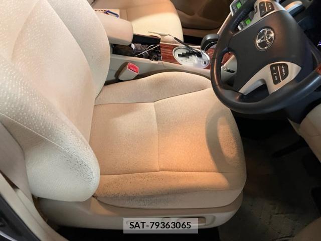 Toyota Aurion 2013-07 7325816-11