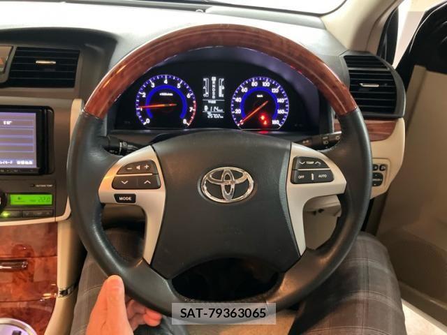 Toyota Aurion 2013-07 7325816-14