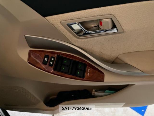 Toyota Aurion 2013-07 7325816-17