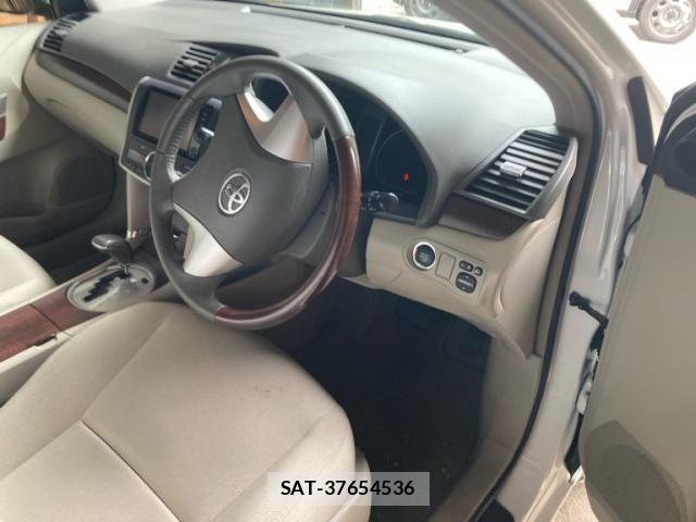 Toyota Aurion 2012-02 7960601-10