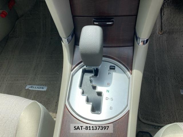 Toyota Aurion 2012-02 8034508-19