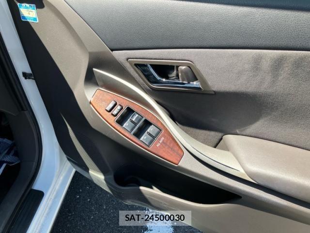 Toyota Aurion 2016-04 8364872-13