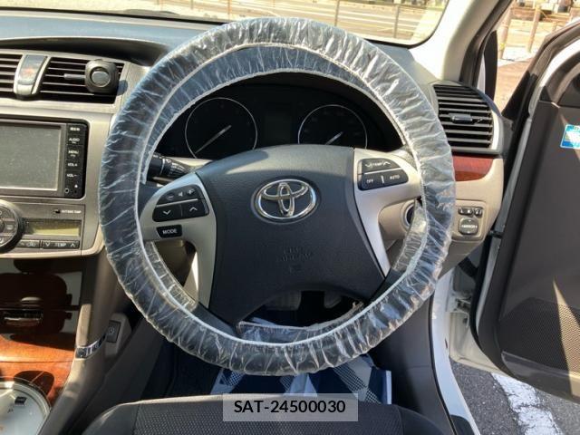 Toyota Aurion 2016-04 8364872-15