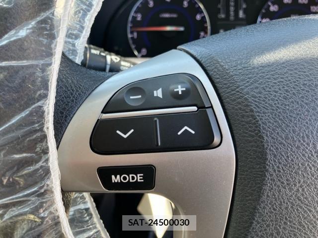 Toyota Aurion 2016-04 8364872-16
