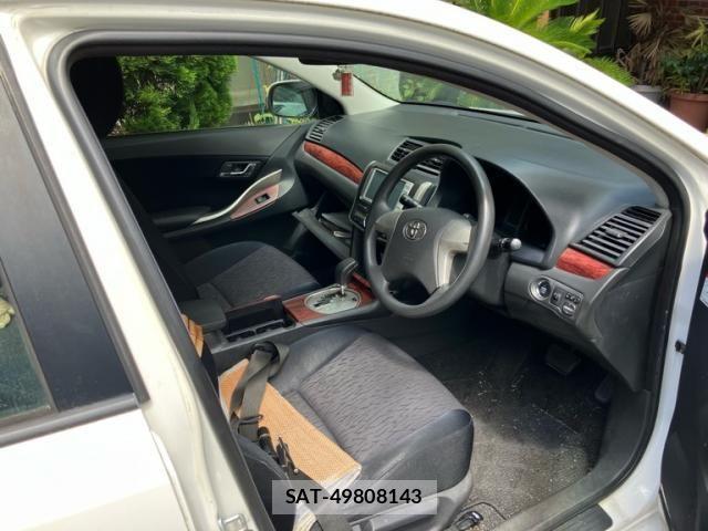 Toyota Aurion 2010-10 8658119-14