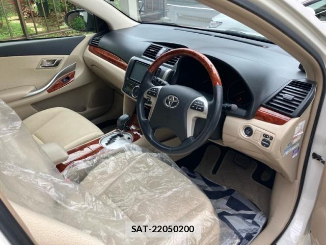 Toyota Aurion 2014-01 8658115-10