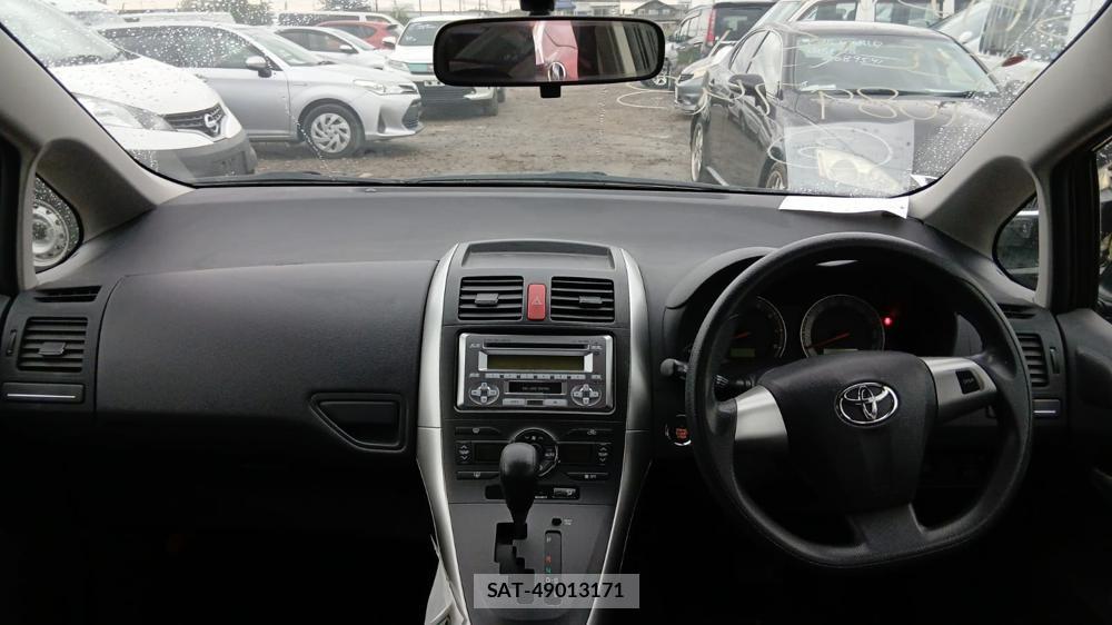 Toyota AURIS 2010 1298872-12