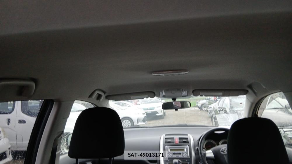 Toyota AURIS 2010 1298872-17