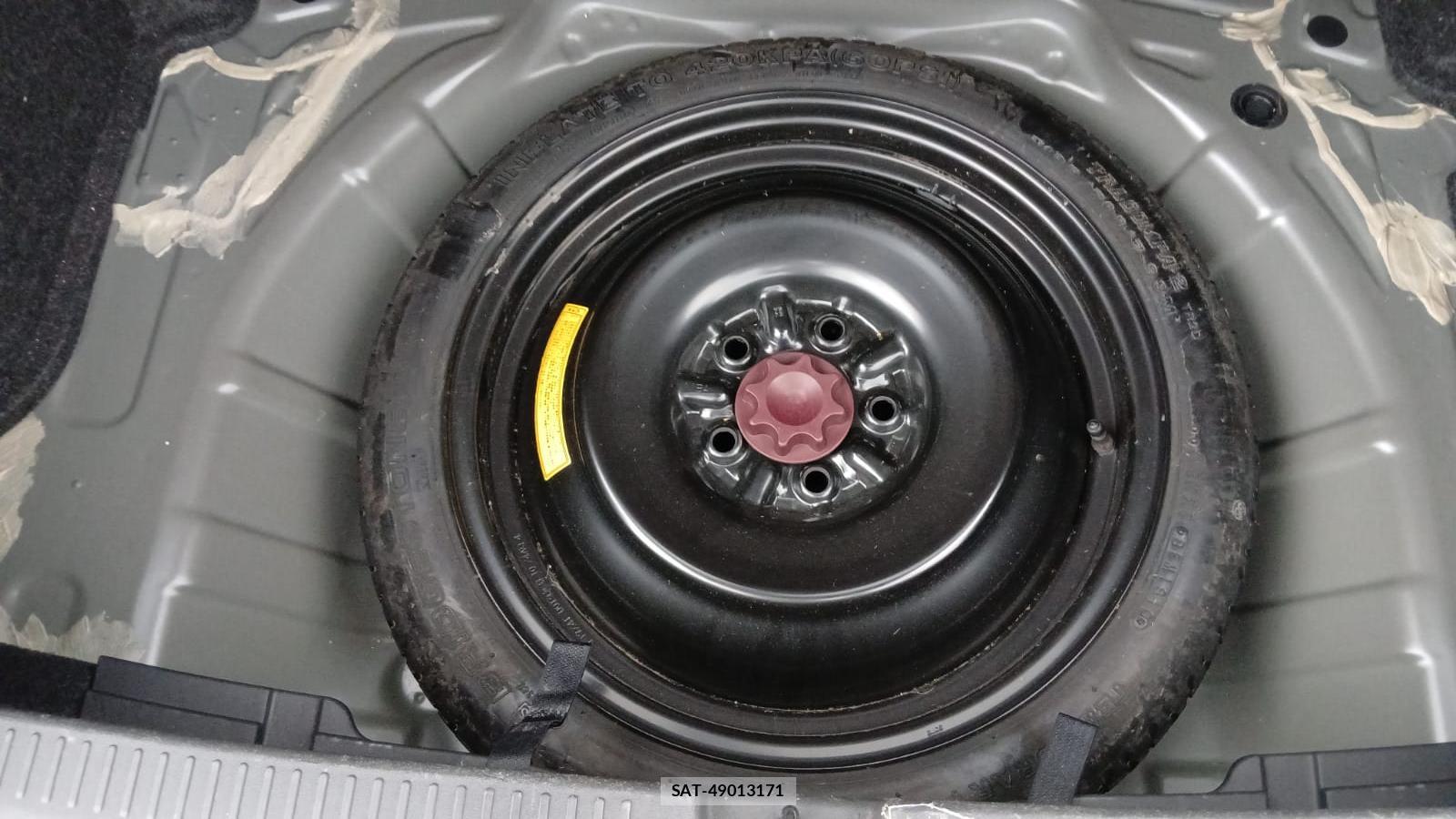 Toyota AURIS 2010 1298872-18