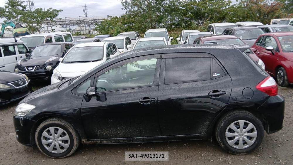 Toyota AURIS 2010 1298872-1