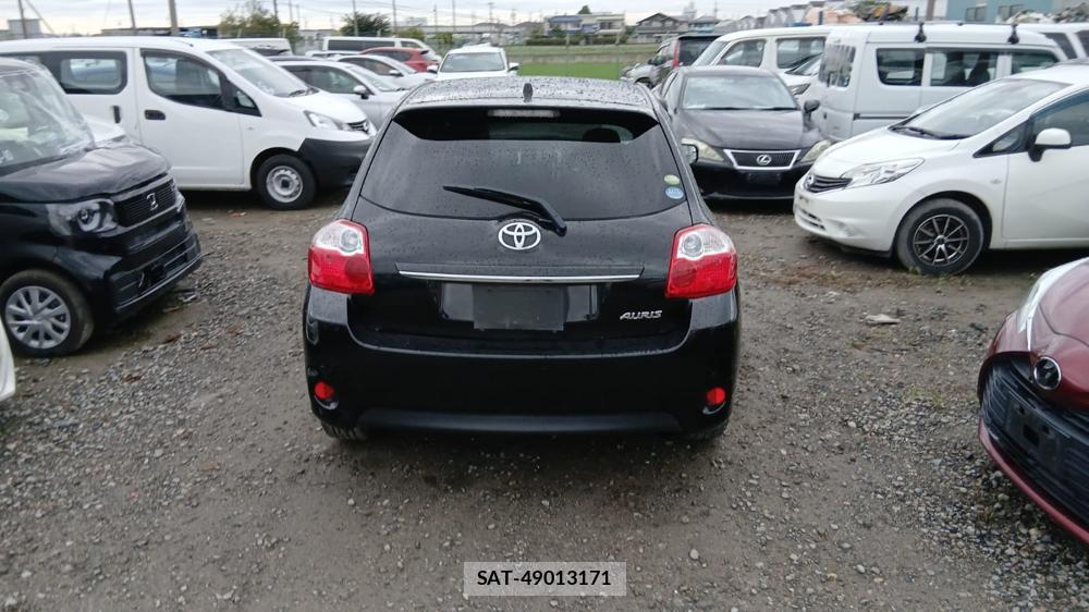 Toyota AURIS 2010 1298872-3