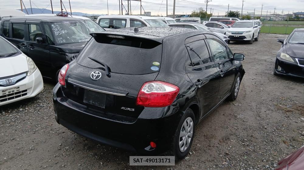 Toyota AURIS 2010 1298872-4