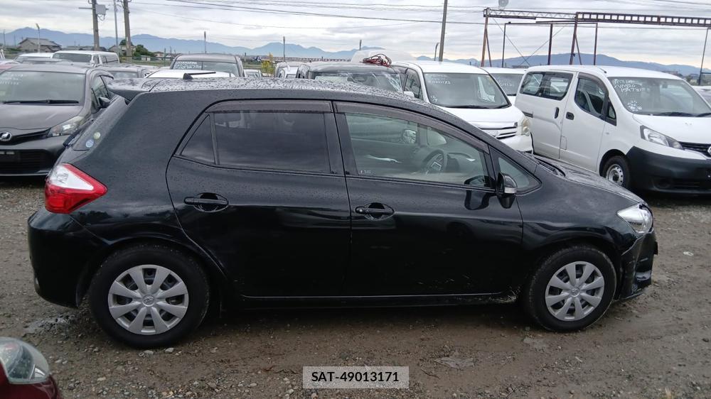 Toyota AURIS 2010 1298872-5