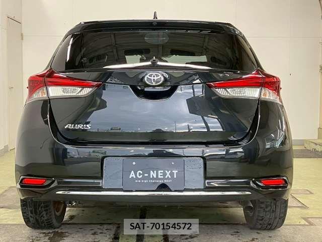 Toyota AURIS 2016-05 6263213-18