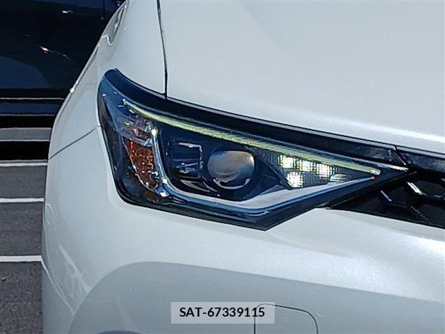 Toyota AURIS 2015-11 6683691-11