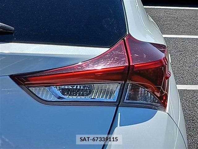 Toyota AURIS 2015-11 6683691-12