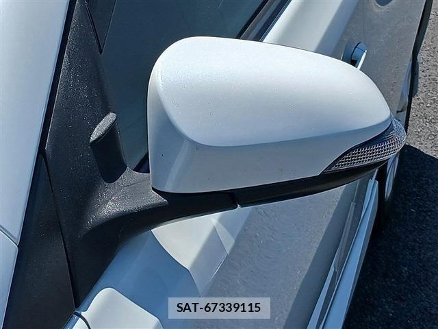 Toyota AURIS 2015-11 6683691-25