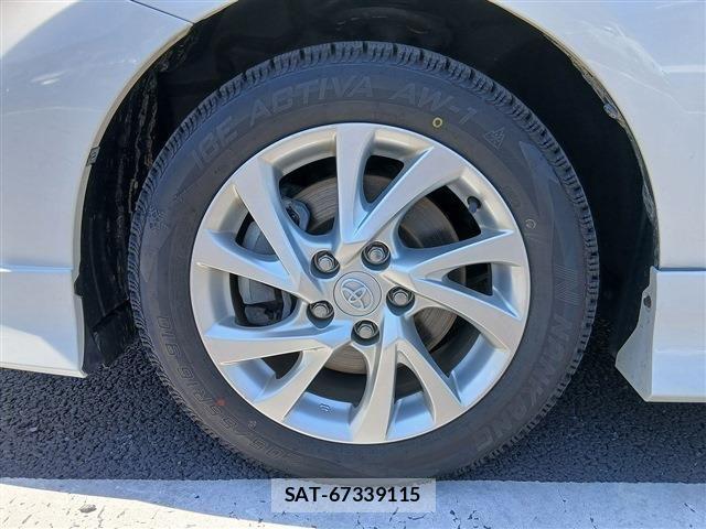 Toyota AURIS 2015-11 6683691-26