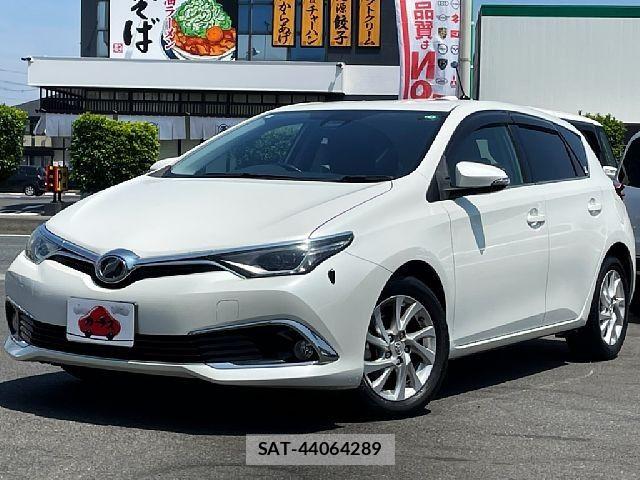 Toyota AURIS 2015-10 6902389-0