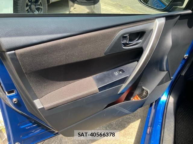 Toyota AURIS 2012-10 6902393-10