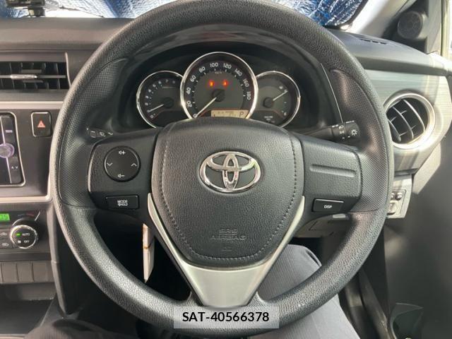 Toyota AURIS 2012-10 6902393-13