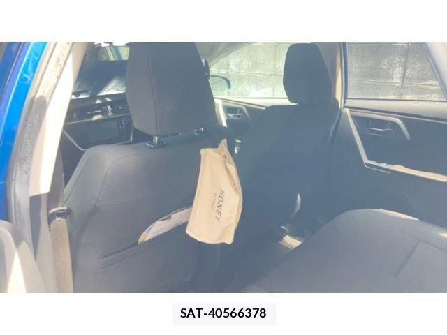 Toyota AURIS 2012-10 6902393-22