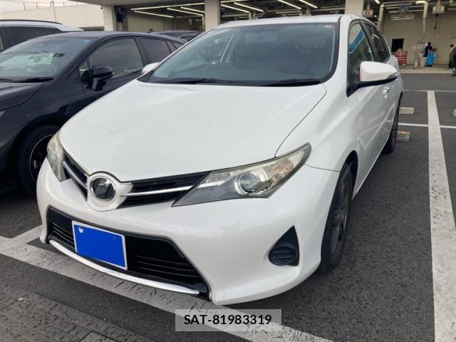 Toyota AURIS 2012-08 7215132-0