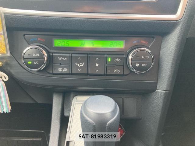 Toyota AURIS 2012-08 7215132-16
