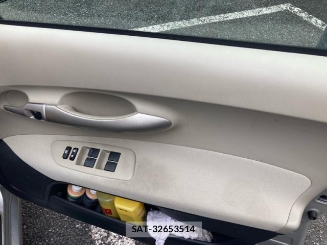 Toyota AURIS 2008-06 7215133-10