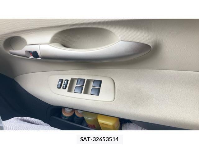 Toyota AURIS 2008-06 7215133-24