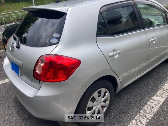 Toyota AURIS 2008-06 7215133-3