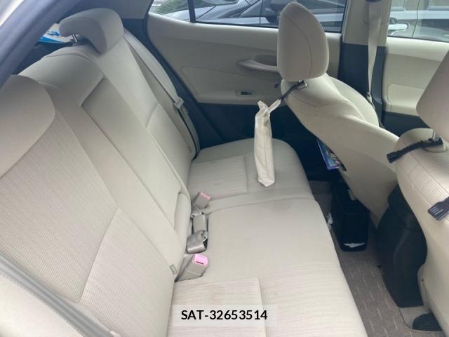 Toyota AURIS 2008-06 7215133-4