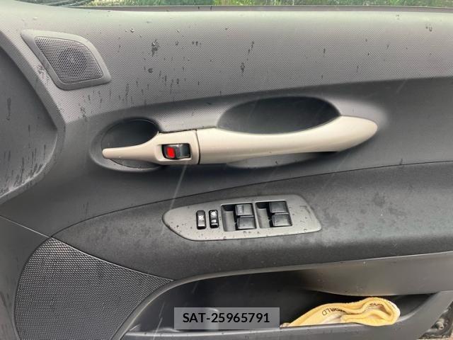 Toyota AURIS 2008-03 7325818-13