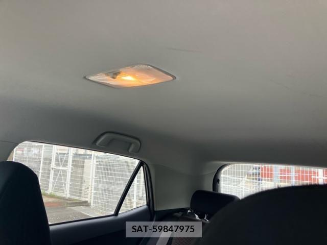 Toyota AURIS 2009-11 7356936-9