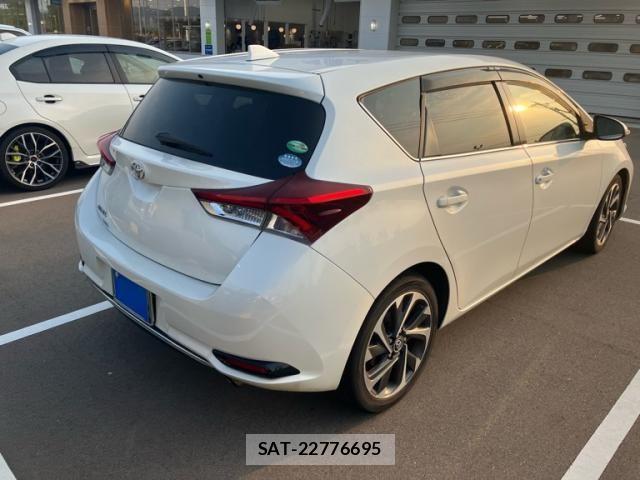 Toyota AURIS 2015-05 7391428-10