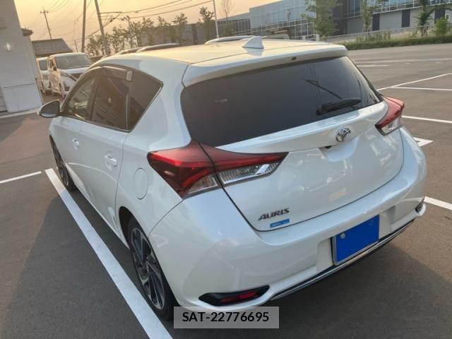 Toyota AURIS 2015-05 7391428-12