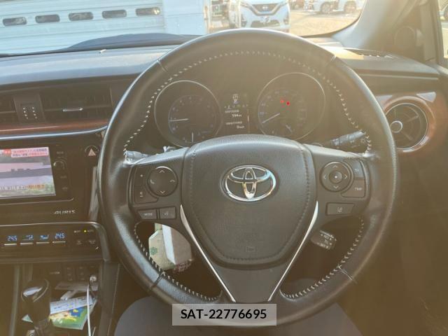 Toyota AURIS 2015-05 7391428-20