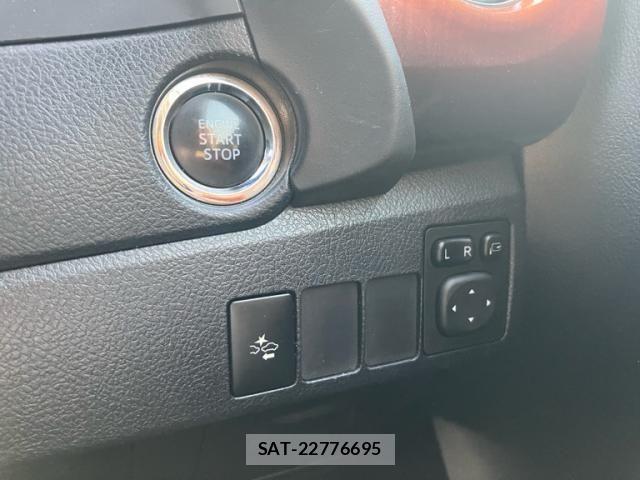 Toyota AURIS 2015-05 7391428-24