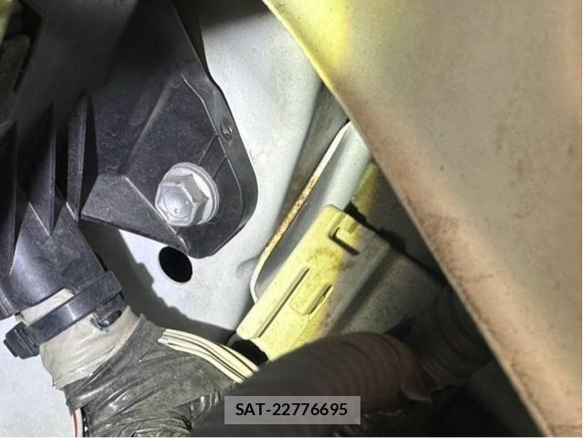 Toyota AURIS 2015-05 7391428-28