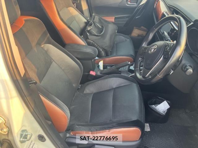 Toyota AURIS 2015-05 7391428-7