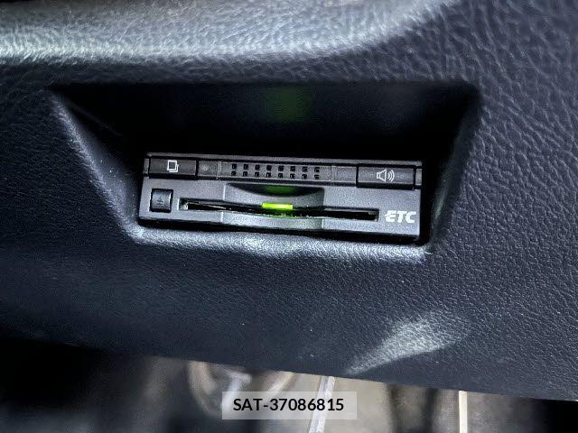 Toyota AURIS 2014-12 7453057-15